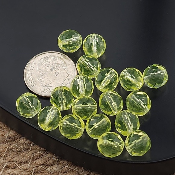 20pcs Vaseline Uranium 8MM Glass Beads UV Light Reactive Firepolish Czech Glass - Picture 7 of 8